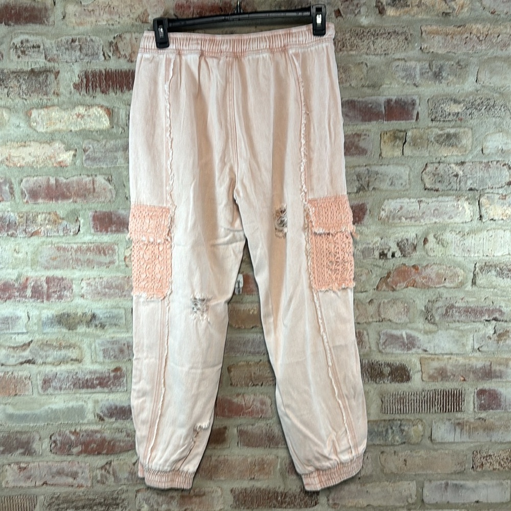 POL pink denim joggers distressed crochet lace pockets cargo NWT - Picture 4 of 4